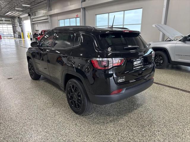 2025 Jeep Compass COMPASS LATITUDE 4X4