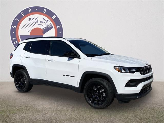 2025 Jeep Compass COMPASS LATITUDE 4X4