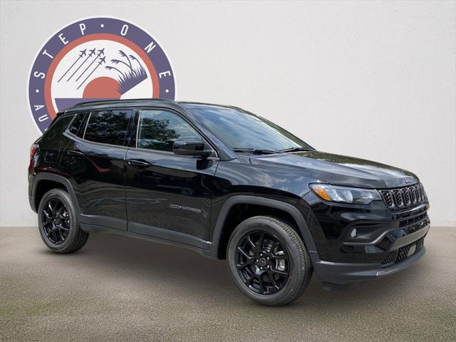 2025 Jeep Compass COMPASS LATITUDE 4X4