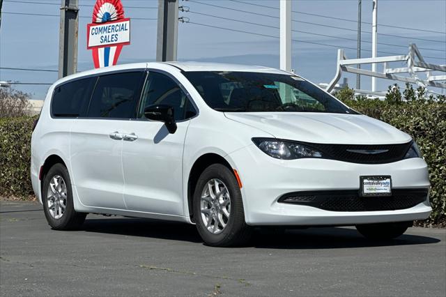 2025 Chrysler Voyager VOYAGER