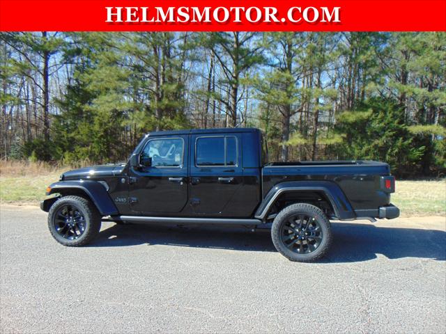 2025 Jeep Gladiator GLADIATOR NIGHTHAWK 4X4