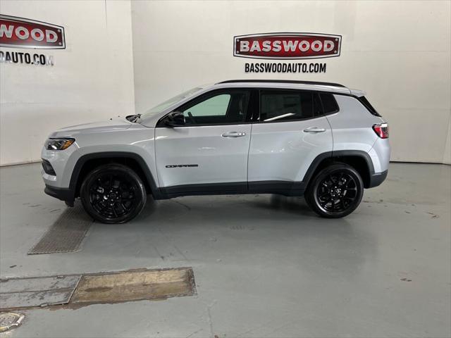 2025 Jeep Compass COMPASS LATITUDE 4X4