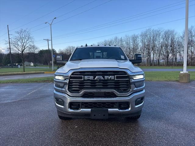 2025 RAM Ram 3500 RAM 3500 TRADESMAN CREW CAB 4X4 8 BOX