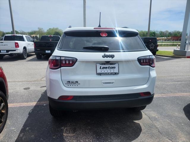 2025 Jeep Compass COMPASS LATITUDE 4X4