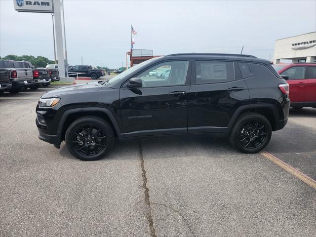 2025 Jeep Compass COMPASS LATITUDE 4X4