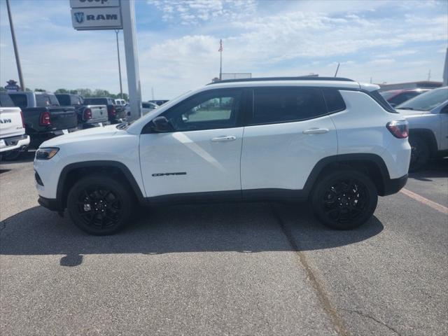 2025 Jeep Compass COMPASS LATITUDE 4X4