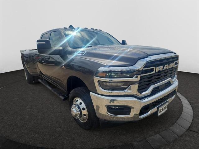 2025 RAM Ram 3500 RAM 3500 TRADESMAN CREW CAB 4X4 8 BOX