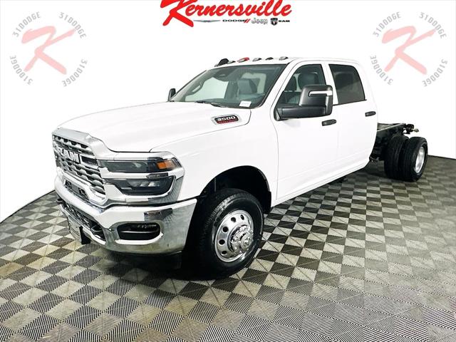 2025 RAM Ram 3500 Chassis Cab RAM 3500 TRADESMAN CREW CAB CHASSIS 4X4 60 CA