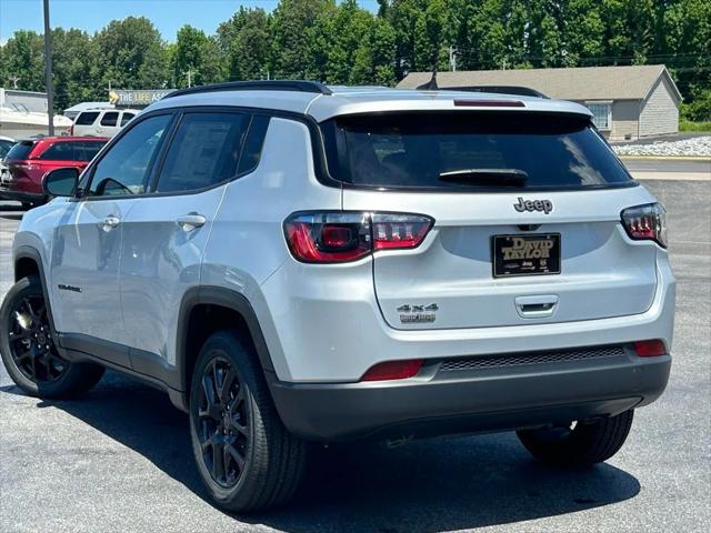 2025 Jeep Compass COMPASS LATITUDE 4X4