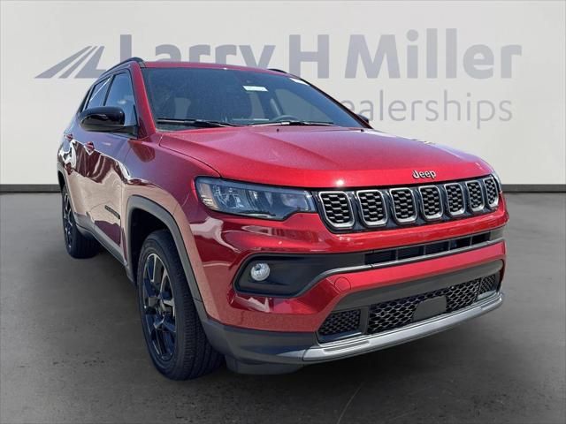 2025 Jeep Compass COMPASS LATITUDE 4X4