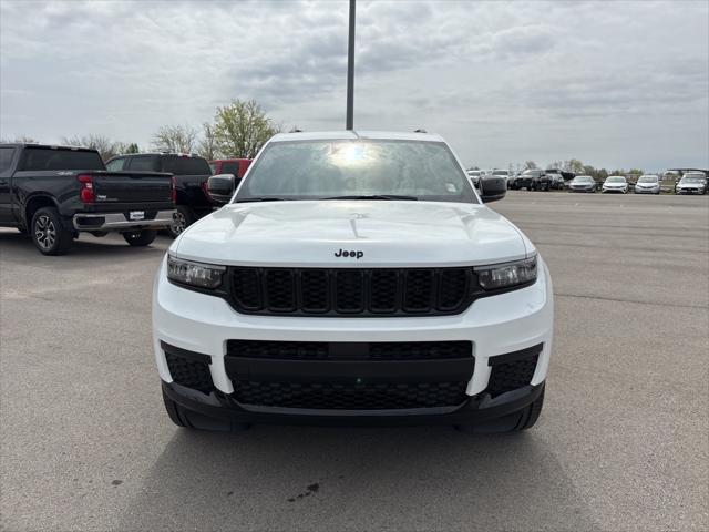 2025 Jeep Grand Cherokee GRAND CHEROKEE L ALTITUDE 4X4