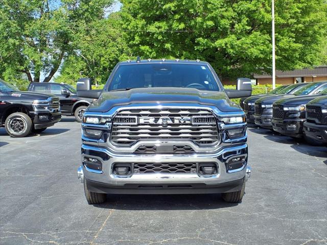 2025 RAM Ram 3500 RAM 3500 TRADESMAN CREW CAB 4X4 8 BOX