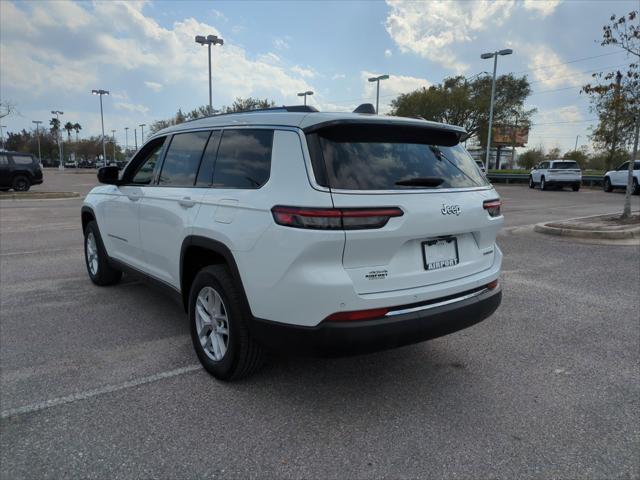 2023 Jeep Grand Cherokee L Laredo 4x4