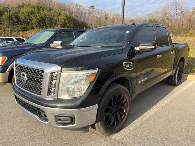 2017 Nissan TITAN SV