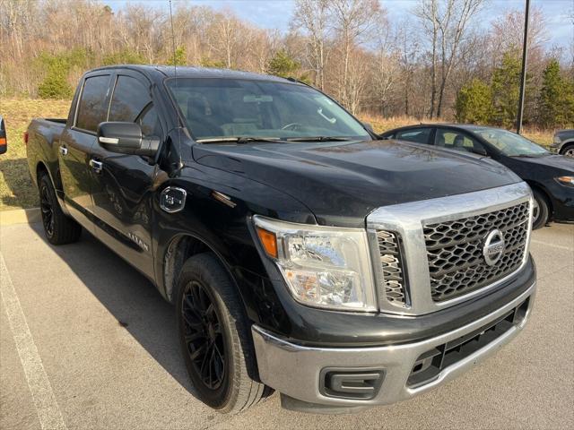 2017 Nissan TITAN SV