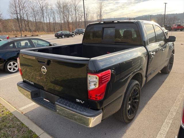 2017 Nissan TITAN SV