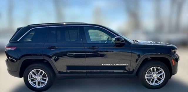 2025 Jeep Grand Cherokee GRAND CHEROKEE LAREDO X 4X4