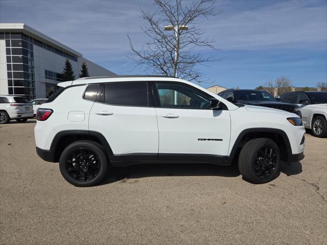 2025 Jeep Compass COMPASS LATITUDE 4X4