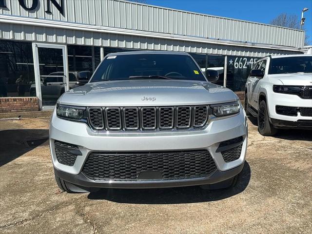 2025 Jeep Grand Cherokee GRAND CHEROKEE LAREDO 4X2
