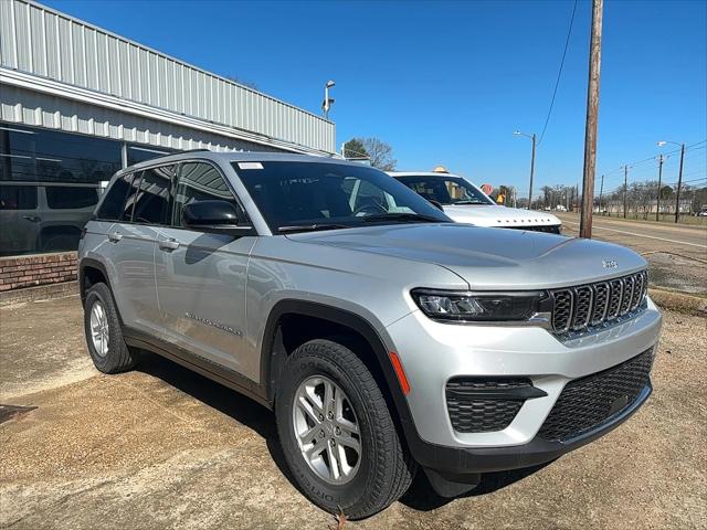 2025 Jeep Grand Cherokee GRAND CHEROKEE LAREDO 4X2