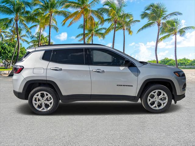 2024 Jeep Compass COMPASS LATITUDE 4X4