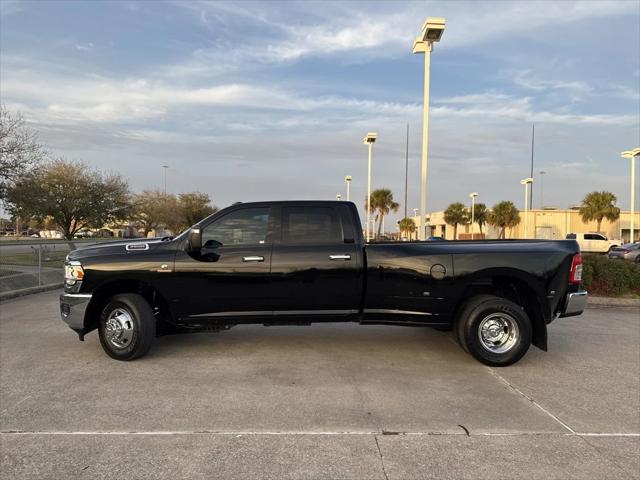 2023 RAM 3500 Tradesman Crew Cab 4x2 8 Box