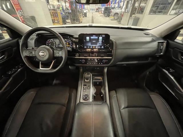 2023 Nissan Pathfinder SL 4WD