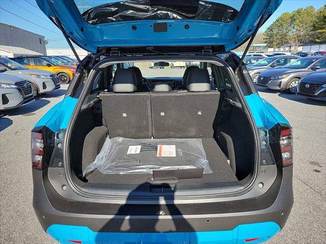 2025 Nissan Kicks SR FWD