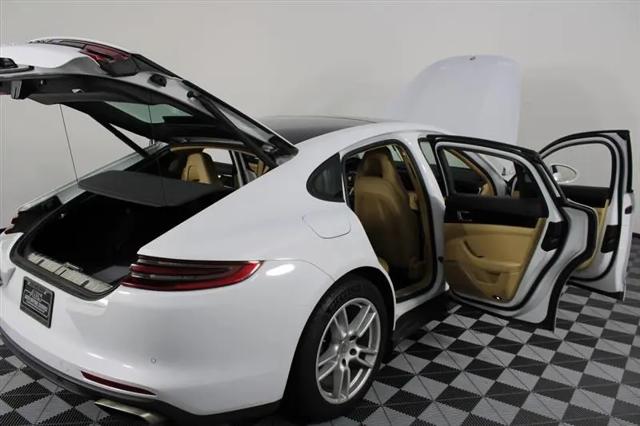 2017 Porsche Panamera 4