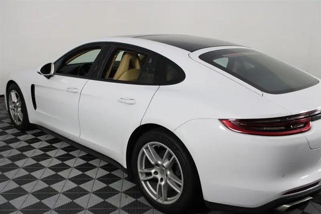 2017 Porsche Panamera 4