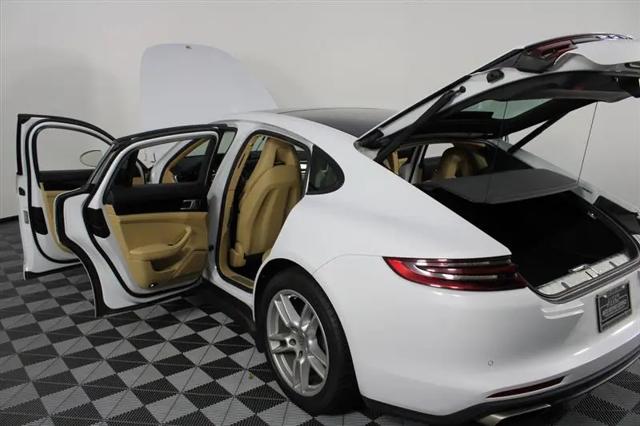 2017 Porsche Panamera 4