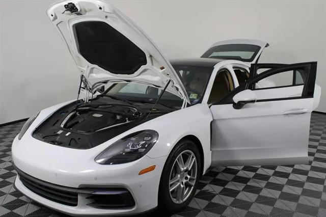 2017 Porsche Panamera 4
