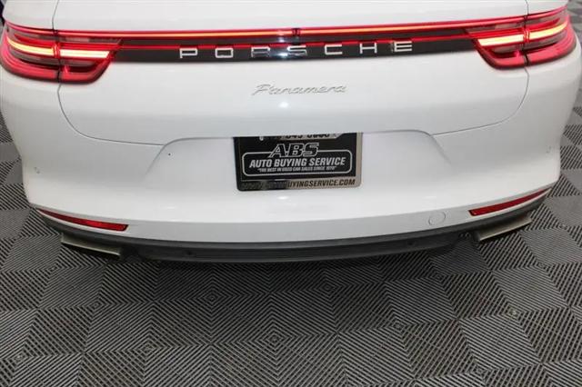 2017 Porsche Panamera 4