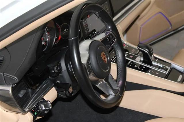 2017 Porsche Panamera 4