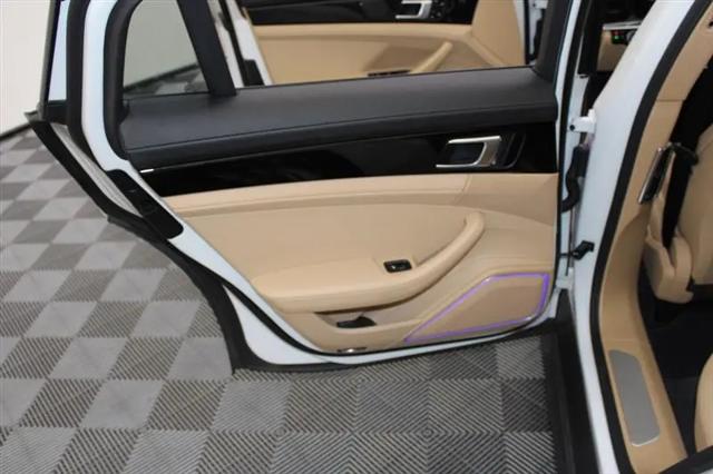 2017 Porsche Panamera 4