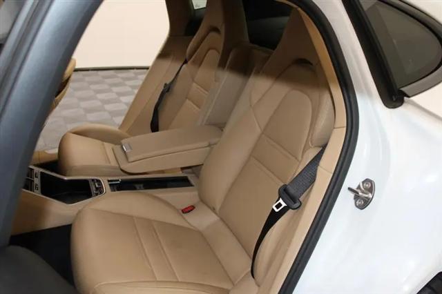 2017 Porsche Panamera 4