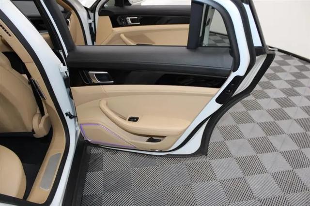 2017 Porsche Panamera 4