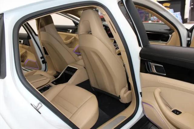 2017 Porsche Panamera 4