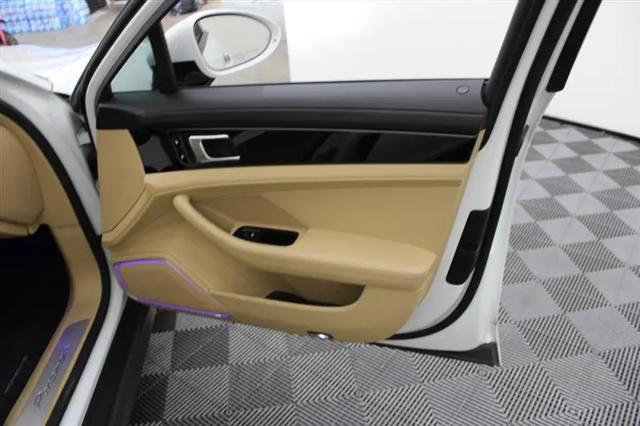 2017 Porsche Panamera 4