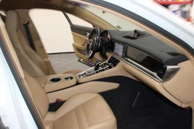 2017 Porsche Panamera 4