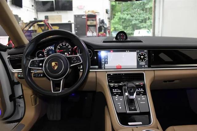 2017 Porsche Panamera 4