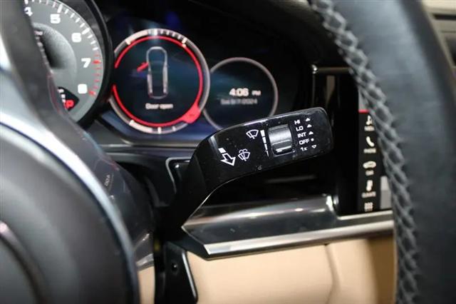 2017 Porsche Panamera 4
