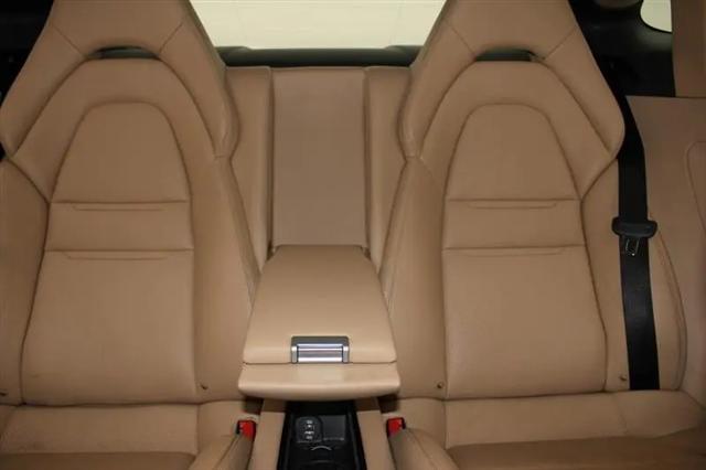 2017 Porsche Panamera 4
