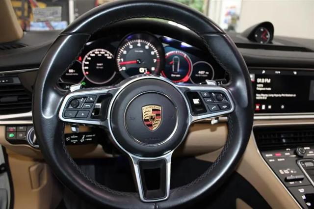 2017 Porsche Panamera 4