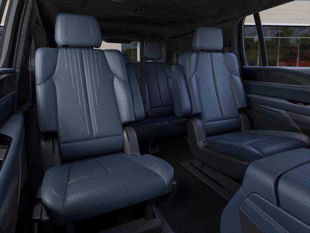 2025 Cadillac Escalade Luxury 2
