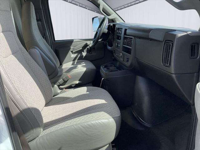 2025 GMC Savana Cutaway Work Van