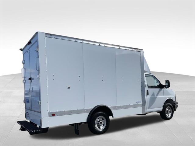 2025 GMC Savana Cutaway Work Van