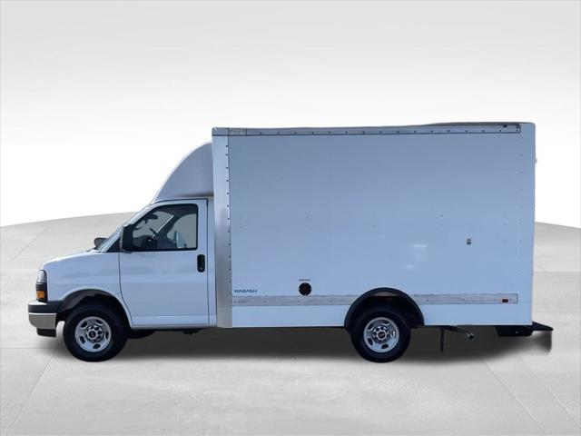 2025 GMC Savana Cutaway Work Van