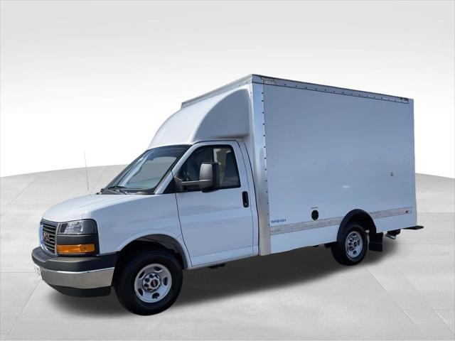 2025 GMC Savana Cutaway Work Van