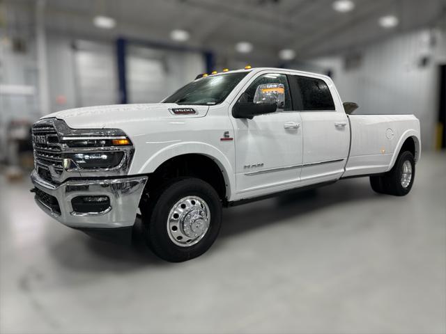 2025 RAM Ram 3500 RAM 3500 LIMITED CREW CAB 4X4 8 BOX